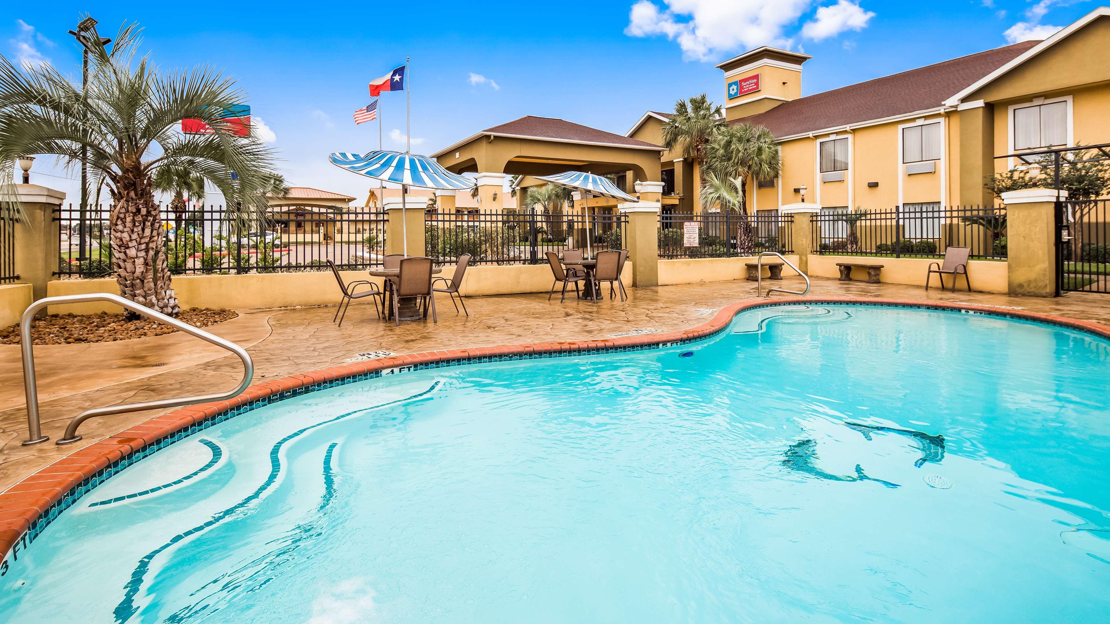 Best Western Plus Kingston Hotel And Conference Center Экстерьер фото