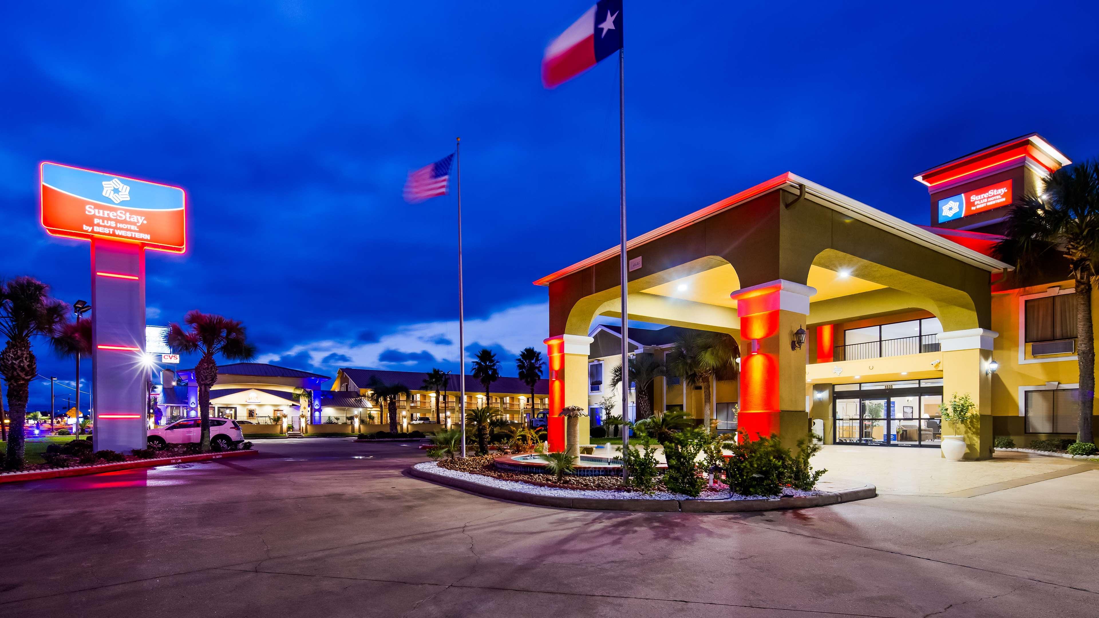 Best Western Plus Kingston Hotel And Conference Center Экстерьер фото