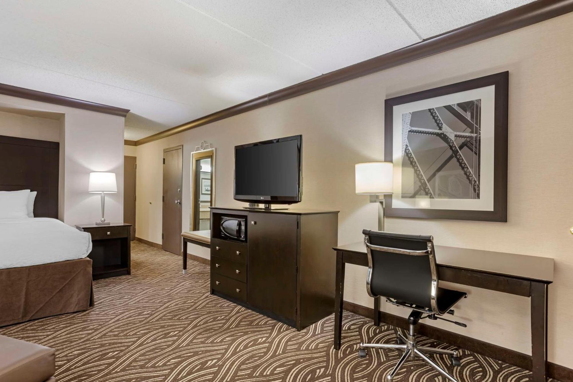 Best Western Plus Kingston Hotel And Conference Center Экстерьер фото
