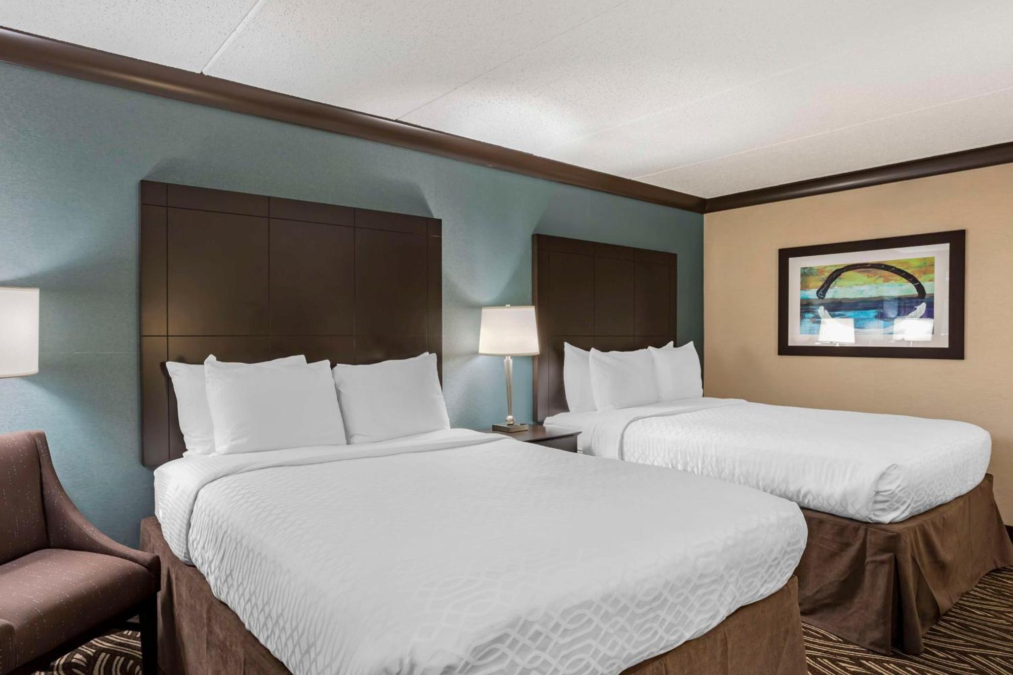 Best Western Plus Kingston Hotel And Conference Center Экстерьер фото