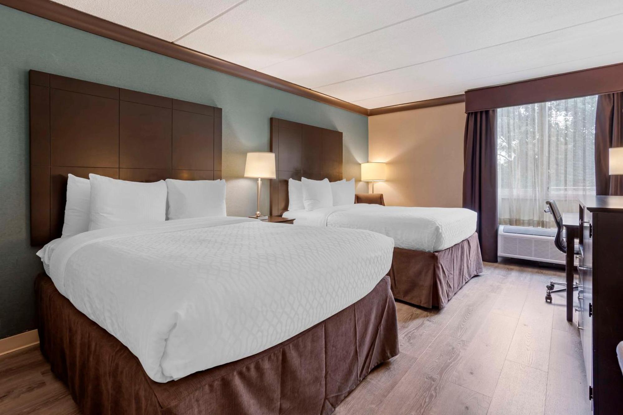 Best Western Plus Kingston Hotel And Conference Center Экстерьер фото