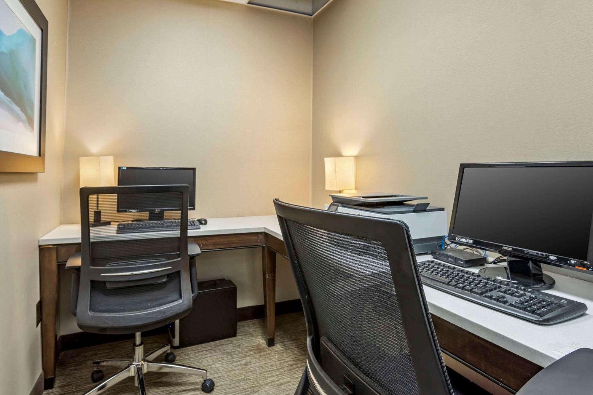 Best Western Plus Kingston Hotel And Conference Center Экстерьер фото